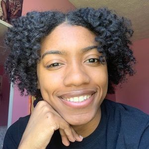 Meet your Posher, Charissa